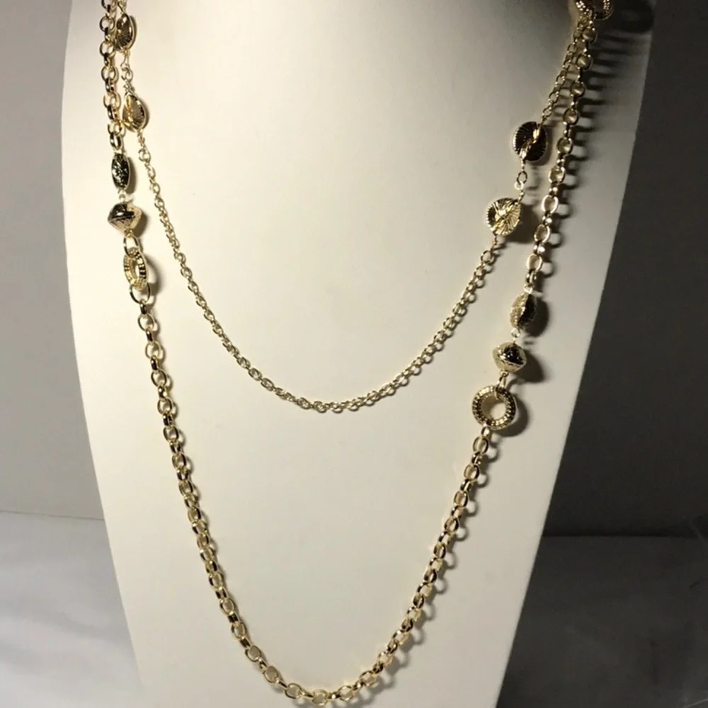 Shiny gold tone necklace/ double strands in very good pre-owned condition